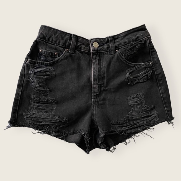 TOPSHOP Washed Black Distressed High Rise Denim Shorts - Picture 2 of 9